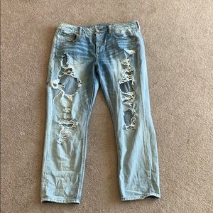 Ripped American eagle outfitter Tom girl jeans